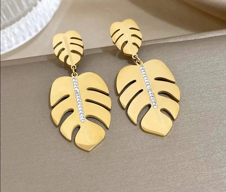 LEAFSHAPE STAINLESS STEEL EARRINGS